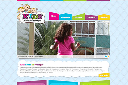 Criação de website e sistema web de gerenciamento de conteúdo para a empresa Kids Redes de Proteção. Situados em Porto Alegre.